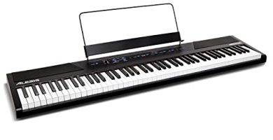 Alesis Recital - Pianoforte / Pianola con Casse Integrate, 5 Suoni, 88 Tasti Semi Pesati, Alimentatore + 3 mesi di Abbonamento Skoove Premium